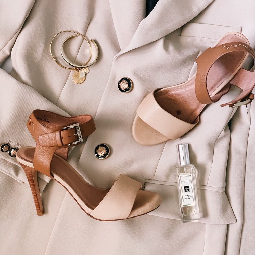 Joie “Elery” Two-Tone Tan Leather Heels